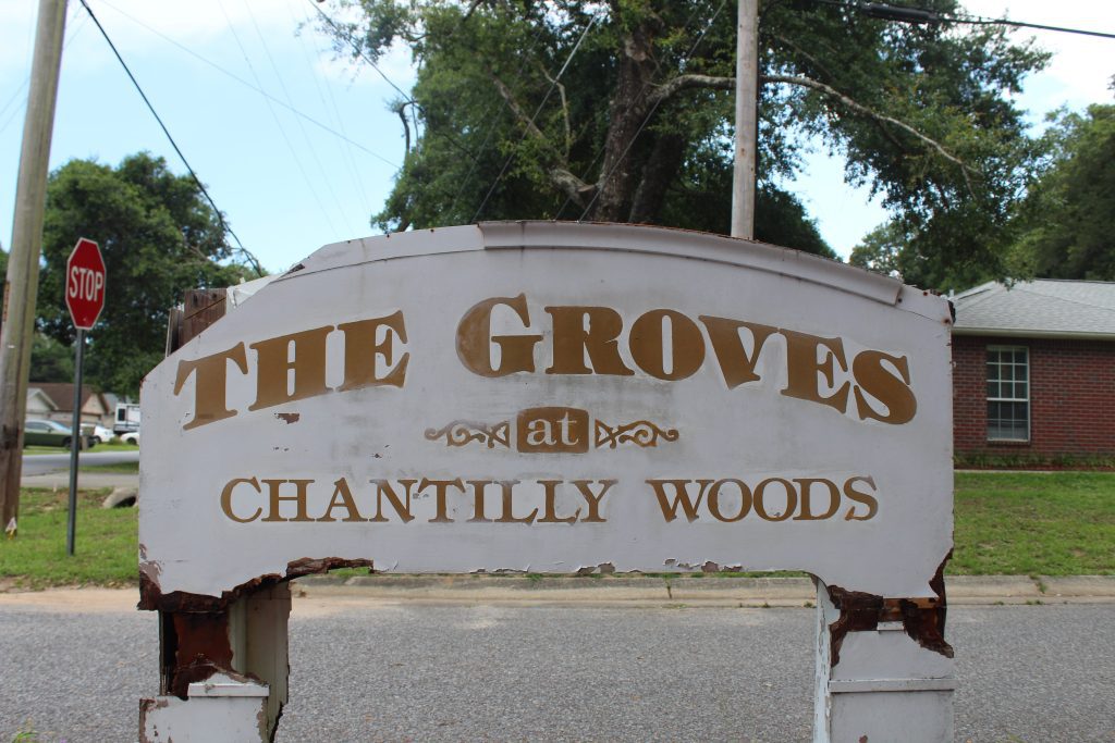 The Groves at Chantilly Woods Sign